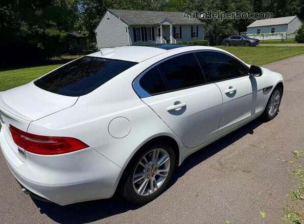 SAJAJ4FX4JCP25812 2018 JAGUAR XF White Front view