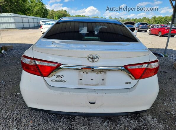 4T1BF1FK9GU203781 2016 TOYOTA CAMRY White Widok wnętrza z przodu