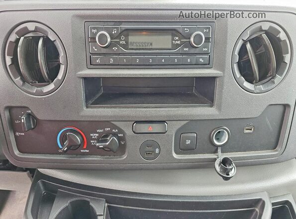 1FDWE3FN5RDD00733 2024 FORD ECONOLINE White Սարքավորումների վահանակի տեսք