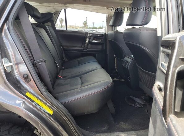 JTEBU5JR7K5709422 2019 TOYOTA 4RUNNER Серый Вид подкапотного пространства