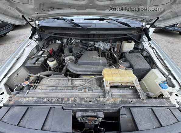 1N6BF0KY6KN808415 2019 NISSAN NV White 