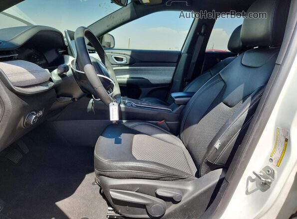 3C4NJDBN4RT117566 2024 JEEP COMPASS Белый Вид салона спереди