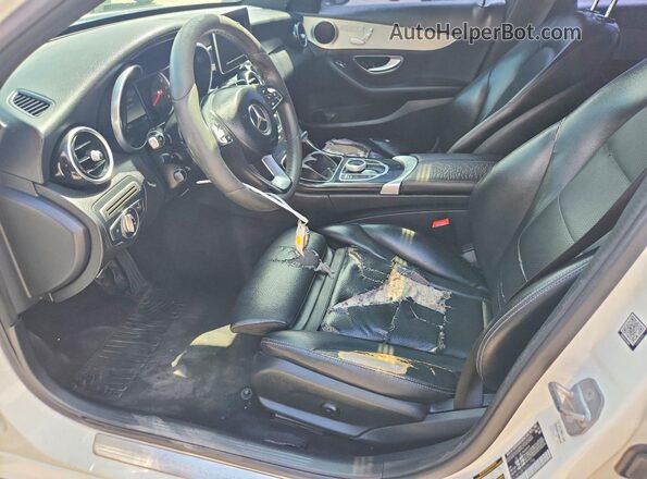 55SWF4JB7JU241796 2018 MERCEDES-BENZ C Белый Вид панели приборов