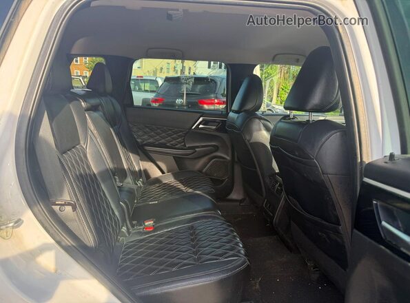 JA4J4VA8XNZ082150 2022 MITSUBISHI OUTLANDER Белый 