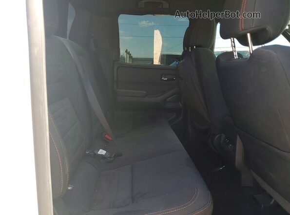 1N6ED1EK7PN631901 2023 NISSAN FRONTIER White Vista interior trasera