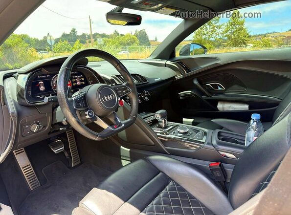 WUAVACFX5H7903940 2017 AUDI R8 Gray Widok tylnych siedzeń