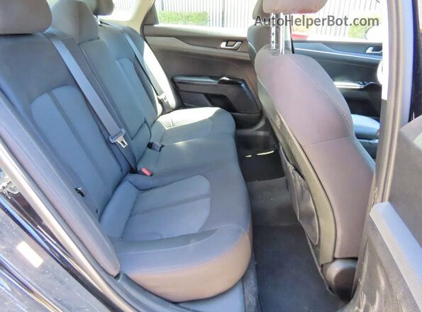 5XXG14J22PG203340 2023 KIA K5 Black Вид салону спереду