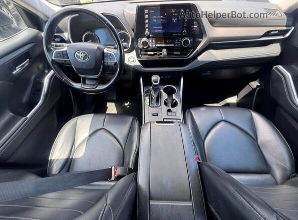 5TDGZRAH0NS123413 2022 TOYOTA HIGHLANDER Blue Вид задніх сидінь
