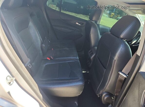 2GNAXSEV7J6227072 2018 CHEVROLET EQUINOX Silver Widok wnętrza z tyłu
