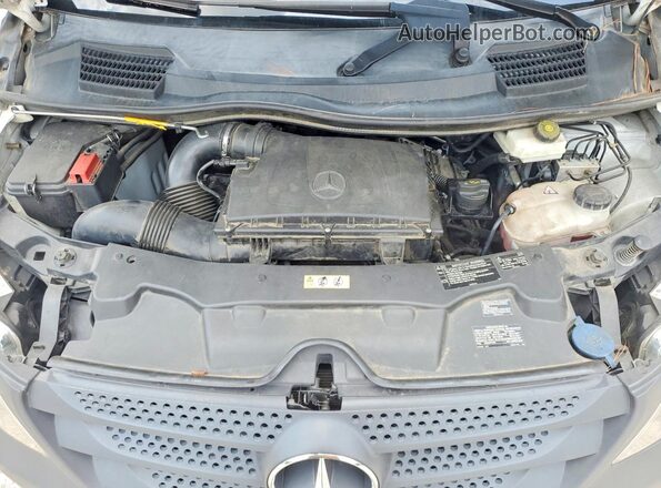 W1YV0CEY3N3963305 2022 MERCEDES-BENZ METRIS White Vista del compartimento del motor