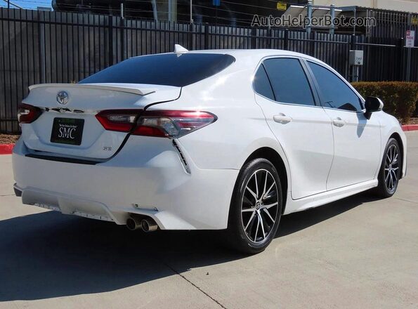 4T1G11AK6PU811107 2023 TOYOTA CAMRY White Przód prawy