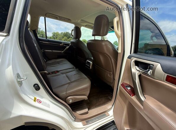JTJBM7FX2G5146209 2016 LEXUS GX Белый Вид салона спереди