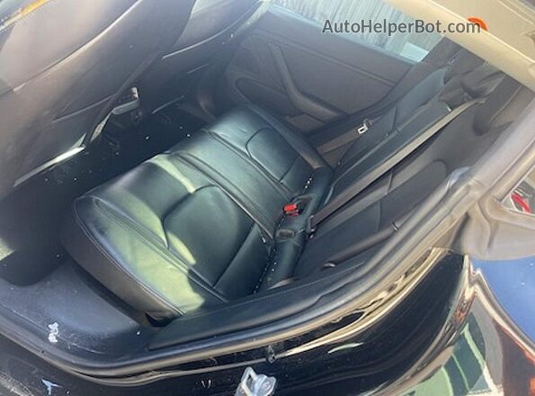 5YJ3E1EA8JF010171 2018 TESLA MODEL 3 Black Front interior view