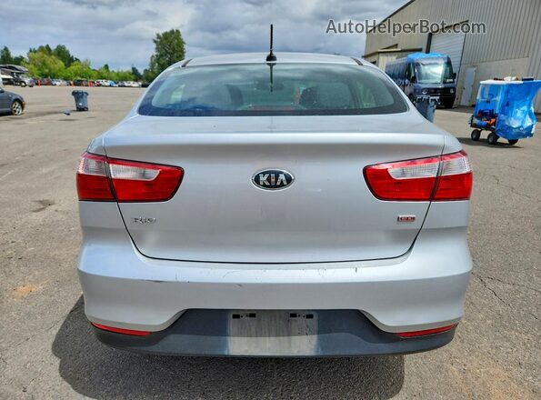 KNADM4A33H6026233 2017 KIA RIO Silver Vista interior delantera