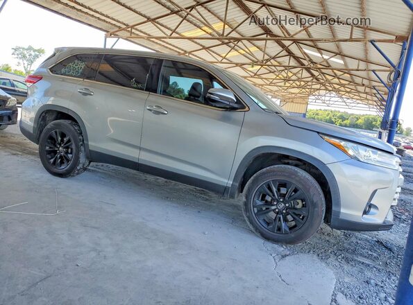 5TDZZRFH1KS347643 2019 TOYOTA HIGHLANDER Silver Front view