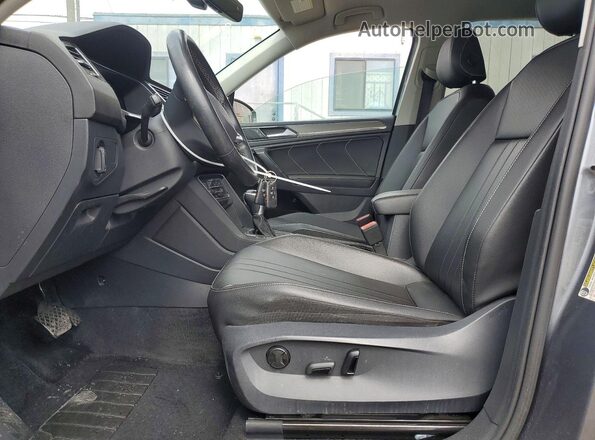 3VV3B7AX1NM100402 2022 VOLKSWAGEN TIGUAN Gray Առջևի վահանակի տեսք