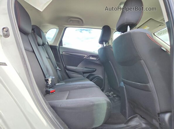 3HGGK5H67JM701214 2018 HONDA FIT White Widok wnętrza z tyłu