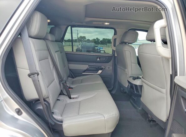 7SVAAABA0PX005705 2023 TOYOTA SEQUOIA Silver ძრავის განყოფილების ხედი