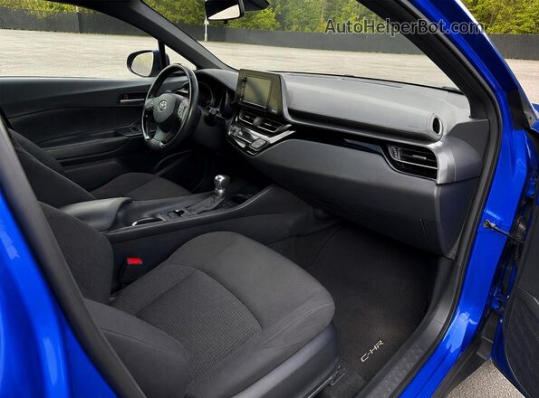 NMTKHMBX8JR023848 2018 TOYOTA C-HR Blue Engine compartment view