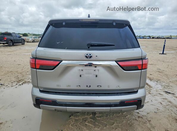 7SVAAABA0PX005705 2023 TOYOTA SEQUOIA Silver წინა სალონის ხედი