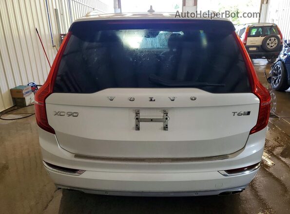 YV4A22PL1H1152463 2017 VOLVO XC90 White Widok wnętrza z przodu