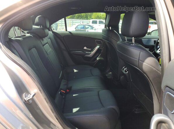 WDD3G4EB4KW017528 2019 MERCEDES-BENZ A-CLASS Серебряный Вид задней части салона