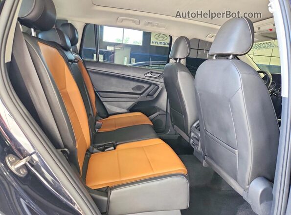 3VV2B7AX8JM084771 2018 VOLKSWAGEN TIGUAN Black Շարժիչի բաժամունքի տեսք