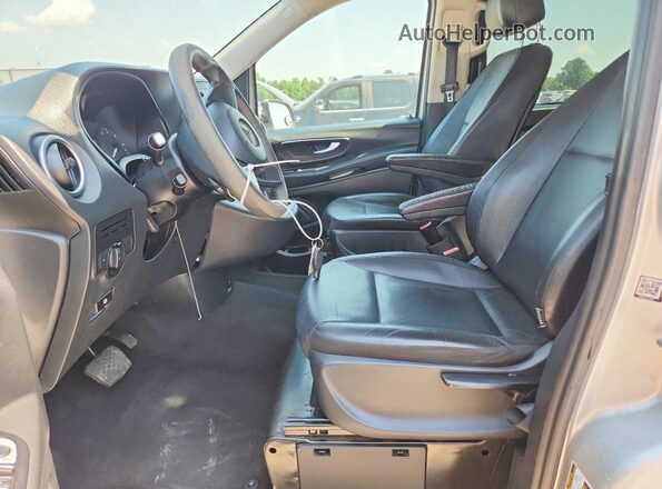 WD4PG2EE7G3130852 2016 MERCEDES-BENZ METRIS Серебряный Вид панели приборов