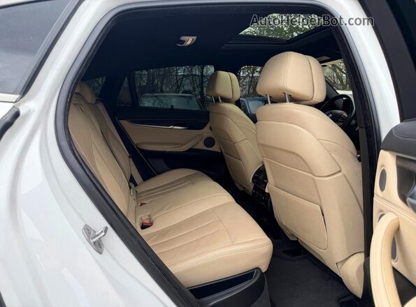 5UXKU6C37H0W38407 2017 BMW X6 White Widok wnętrza z przodu