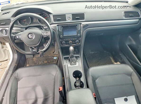 1VWDT7A30HC017866 2017 VOLKSWAGEN PASSAT White Սարքավորումների վահանակի տեսք