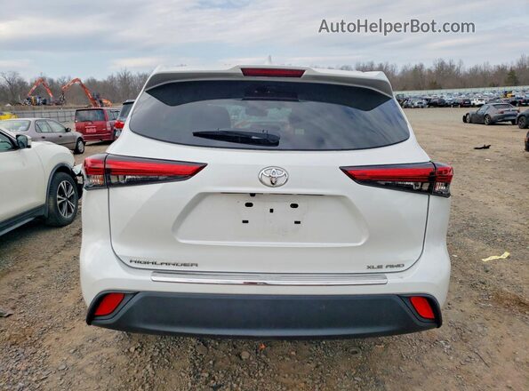5TDGZRBH5NS206267 2022 TOYOTA HIGHLANDER White 