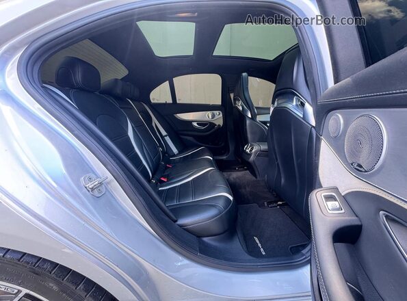 55SWF8HB4GU114722 2016 MERCEDES-BENZ C-CLASS Серебряный Вид салона спереди