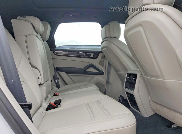 WP1AA2AYXNDA01494 2022 PORSCHE CAYENNE White Vista del compartimento del motor
