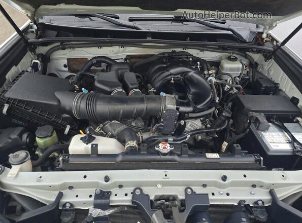 JTESU5JR6N5991248 2022 TOYOTA 4RUNNER White Front interior view