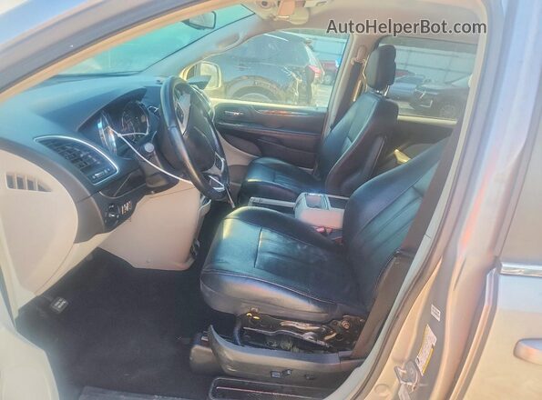 2C4RC1BG5GR229725 2016 CHRYSLER TOWN Silver Առջևի վահանակի տեսք