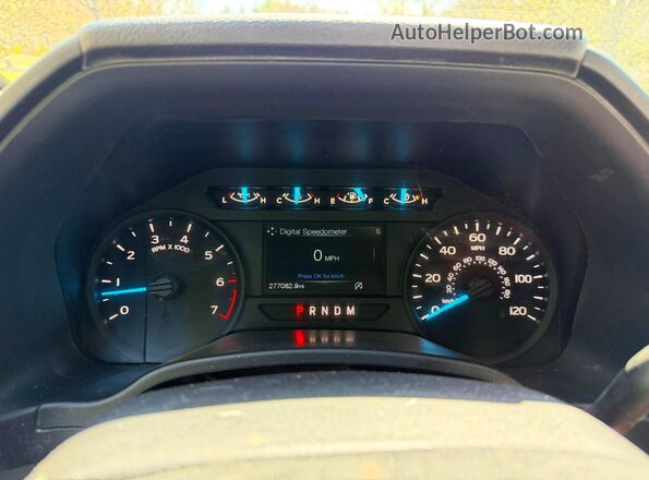 1FTEX1EP4KFA03349 2019 FORD F150 White Widok tylnych siedzeń
