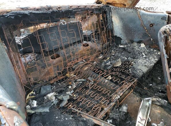 6F07C289944 1966 FORD MUSTANG Burn Widok tylnych siedzeń
