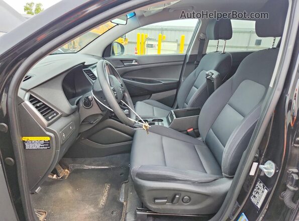 KM8J3CA23HU576503 2017 HYUNDAI TUCSON Black Dashboard view