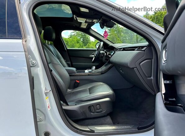SALYL2EX9SA397418 2025 LAND ROVER RANGE Gray Rear interior view