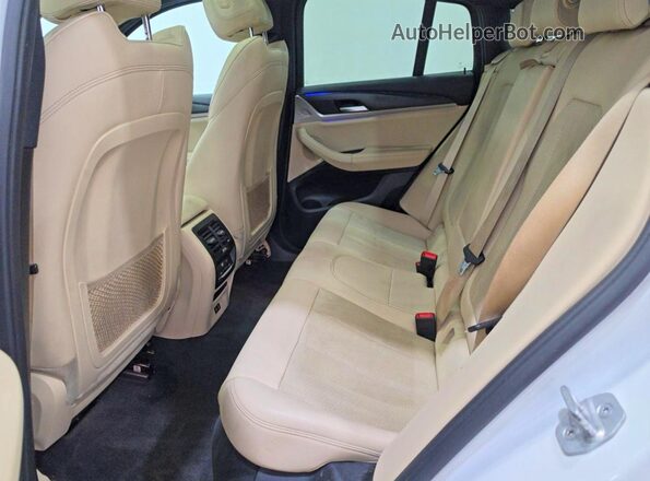 5UX33DT03N9K23609 2022 BMW X4 Белый Вид салона спереди