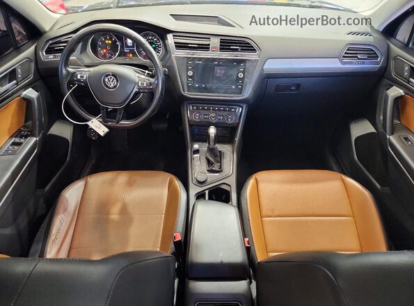 3VV2B7AX8JM084771 2018 VOLKSWAGEN TIGUAN Black Սարքավորումների վահանակի տեսք
