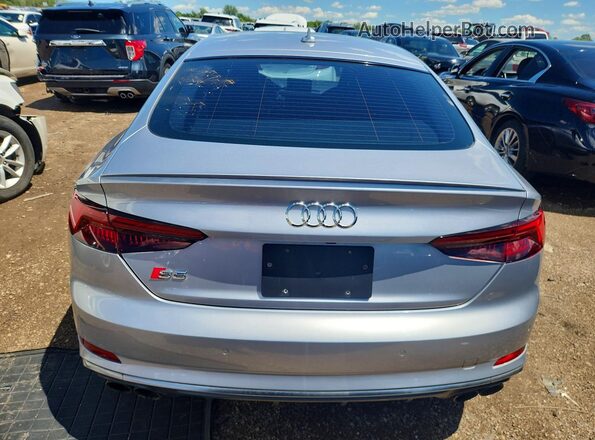WAUB4CF55JA012347 2018 AUDI S5 Silver Front interior view