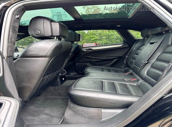 WP1AG2A55HLB50068 2017 PORSCHE MACAN Black 