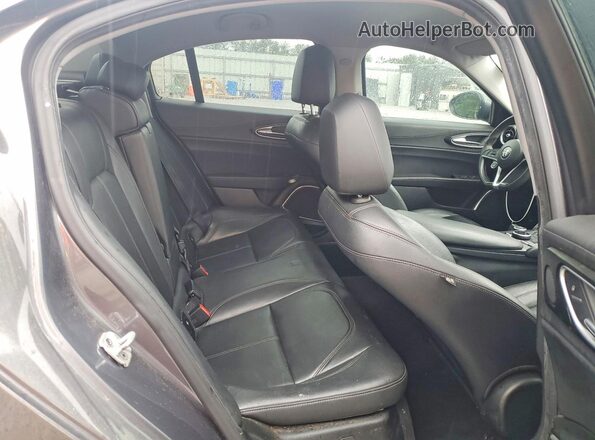 ZARFAEBN8J7566273 2018 ALFA ROMEO GIULIA Gray 