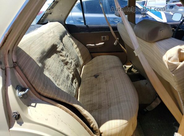 RT105062829 1978 TOYOTA COROLLA Бежевый Вид задней части салона