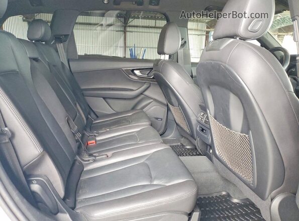 WA1LAAF7XJD012990 2018 AUDI Q7 White 