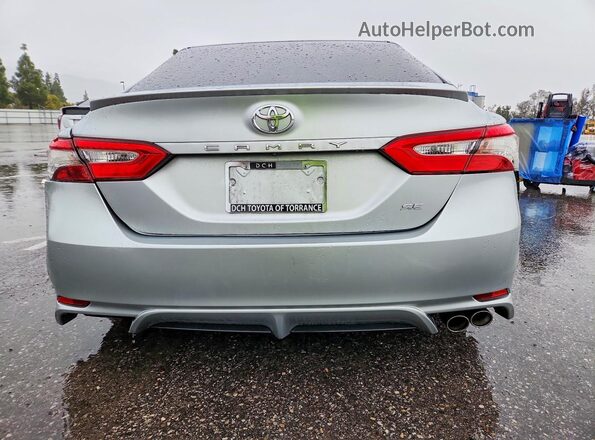 JTNB11HK8J3049833 2018 TOYOTA CAMRY Silver 
