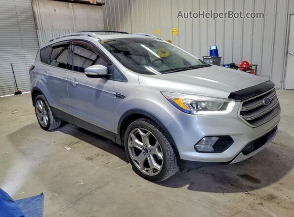 1FMCU9J99HUB85457 2017 FORD ESCAPE Silver Widok z przodu