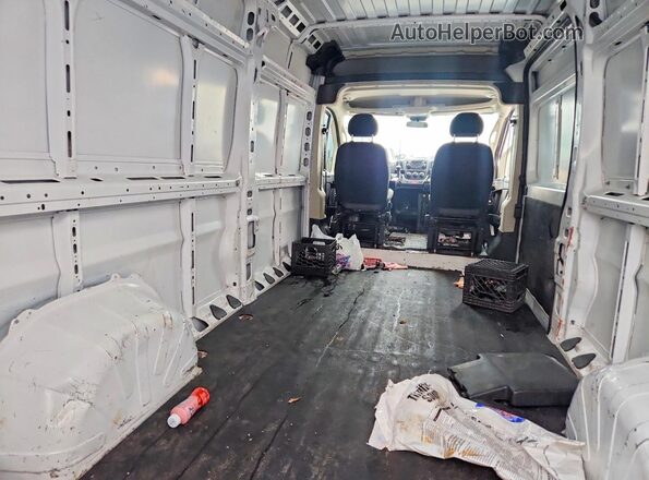 3C6MRVJG4ME568093 2021 RAM PROMASTER White Widok wnętrza z tyłu
