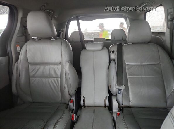 5TDYZ3DC9HS775551 2017 TOYOTA SIENNA Gray 